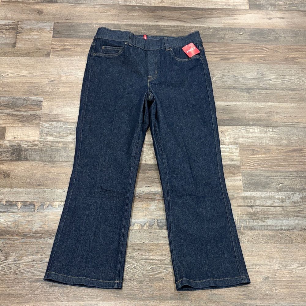 SPANX Kick Flare Cropped Jeans Size L Raw Indigo Pull On Stretch Denim Travel